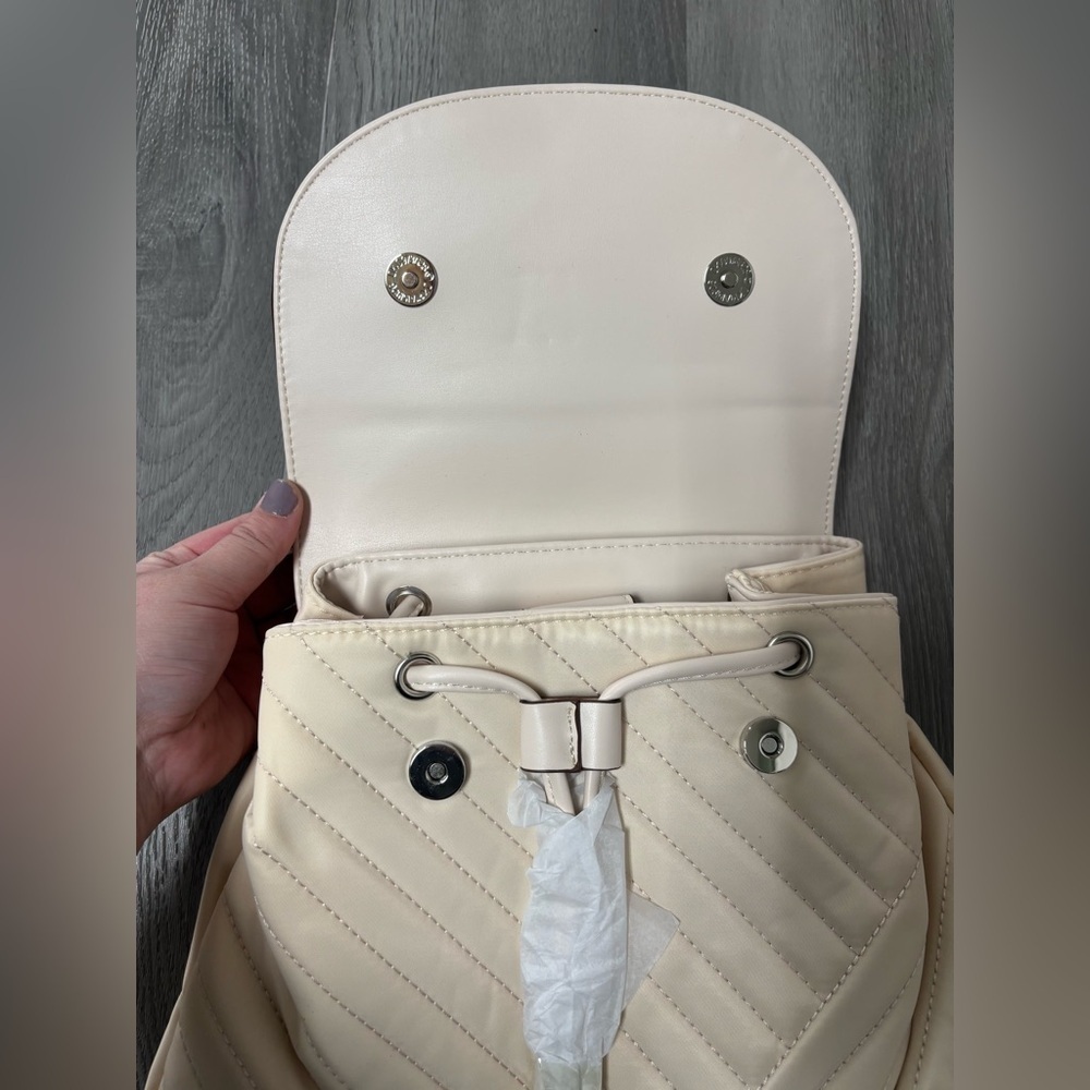 Jessica Moore Quilted Backpack Cloud Creme NWT - Picture 4 of 7